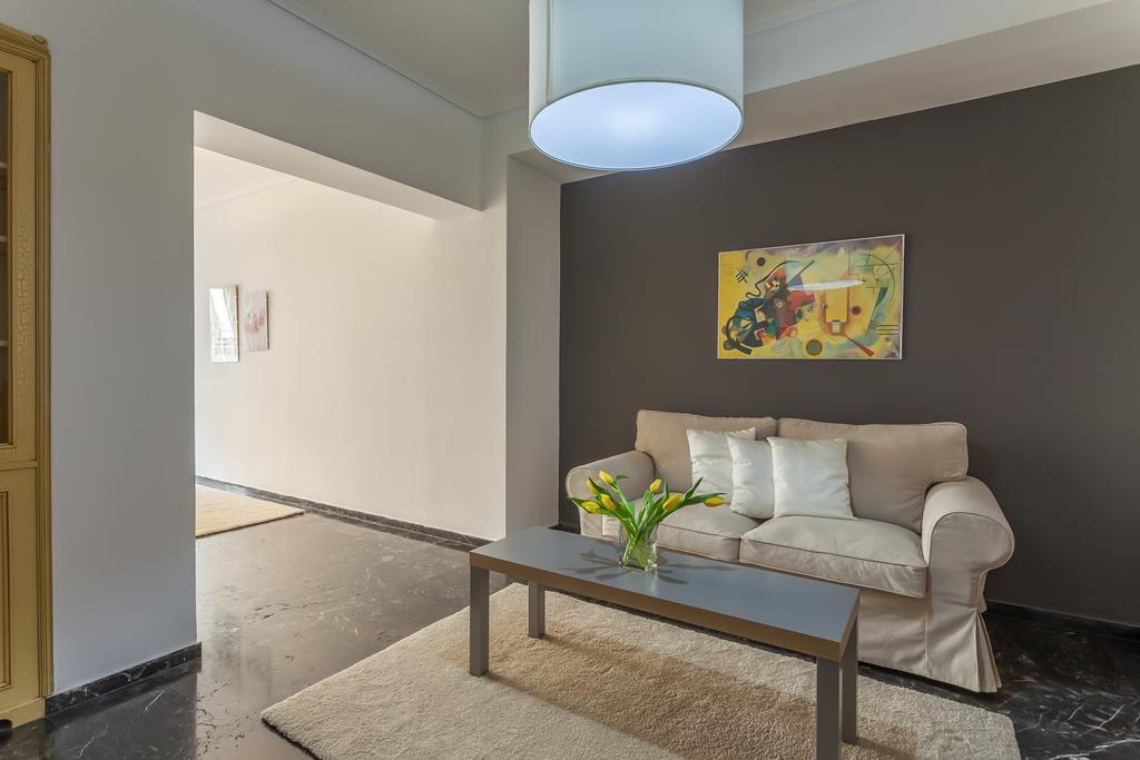Tranquil Central Apt, Behind Athens Caravel Area Екстер'єр фото