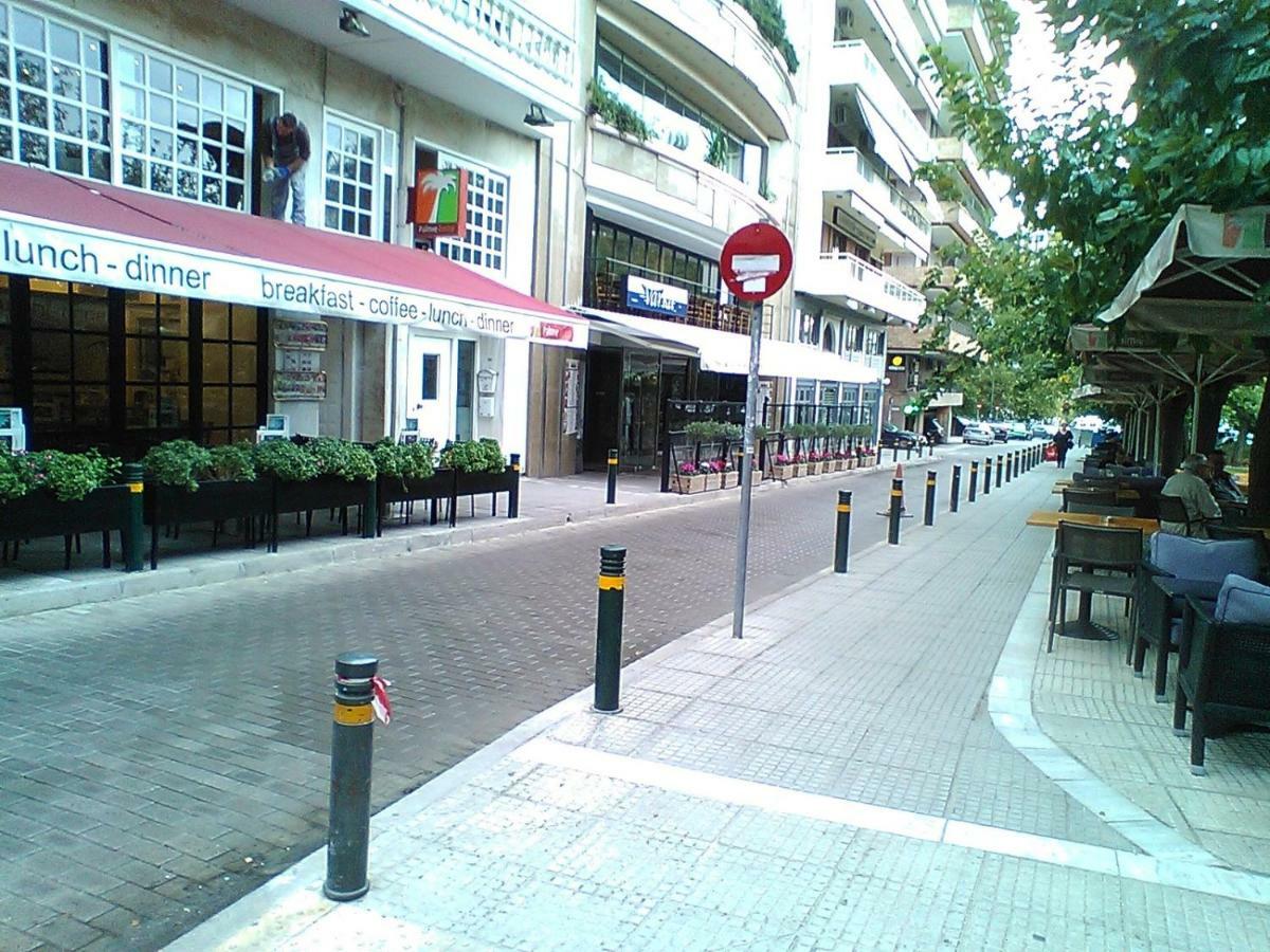 Tranquil Central Apt, Behind Athens Caravel Area Екстер'єр фото