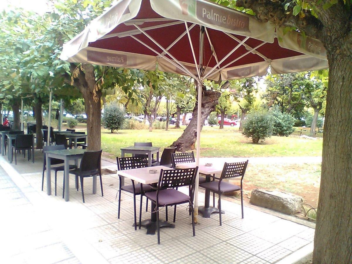 Tranquil Central Apt, Behind Athens Caravel Area Екстер'єр фото