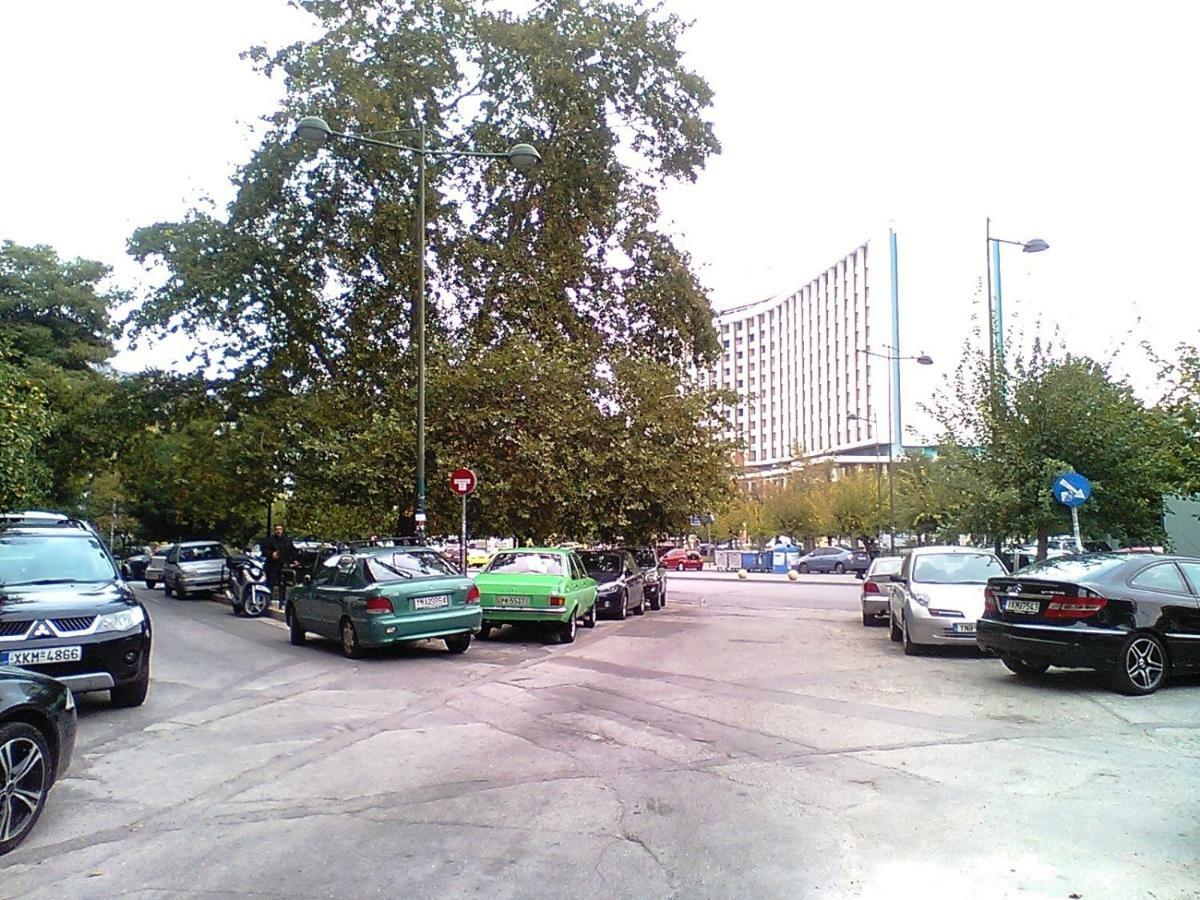 Tranquil Central Apt, Behind Athens Caravel Area Екстер'єр фото