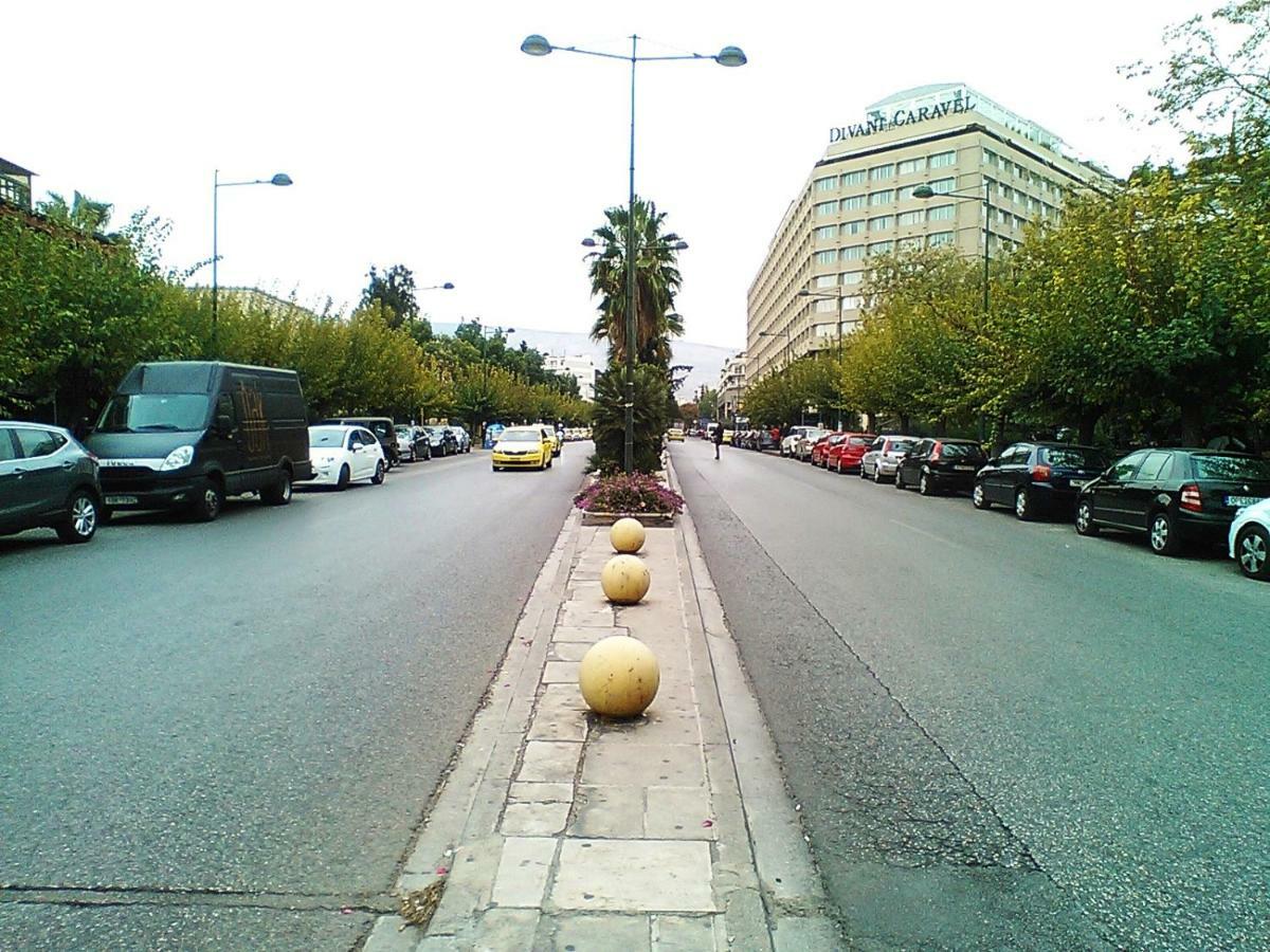 Tranquil Central Apt, Behind Athens Caravel Area Екстер'єр фото